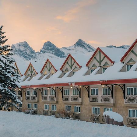 Canmore Inn & Suites Экстерьер фото